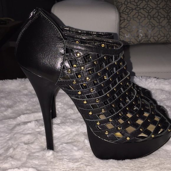 Black caged gold studded heels - Picture 2 of 3